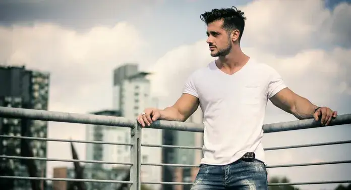 Herren T-Shirts kaufen: Der ultimative Guide für Passform, Stil & Qualität