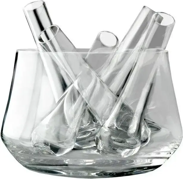 Odwrócony kieliszek do wódki – co naprawdę oznacza jego design?