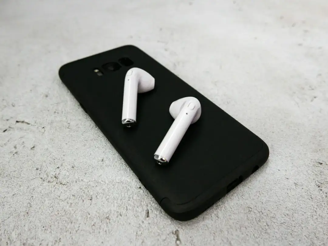 Jak połączyć telefon z słuchawkami Bluetooth - proste kroki i porady