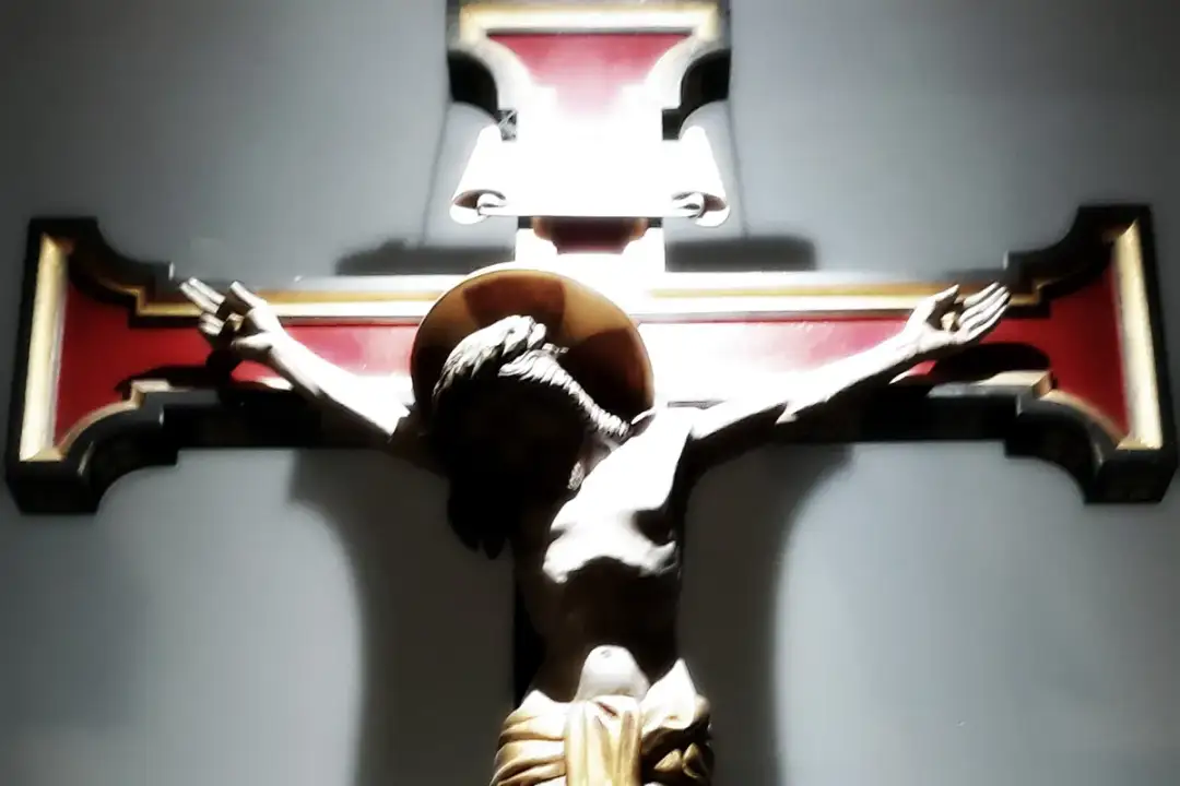 Cierpienie ma sens? Odkryj argumenty za jego głębokim znaczeniem