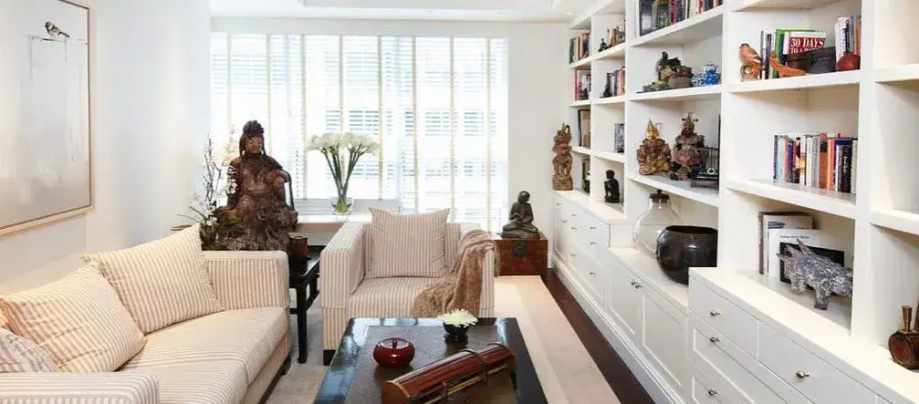 Jak urządzić długi wąski salon, aby zyskać przestronność i styl?