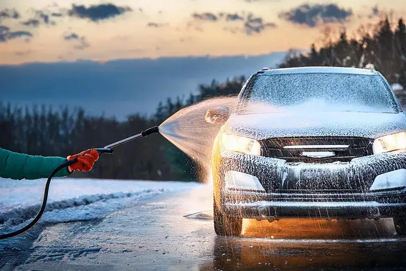 Czy można myć auto na mrozie? Sprawdź, jak to zrobić bezpiecznie