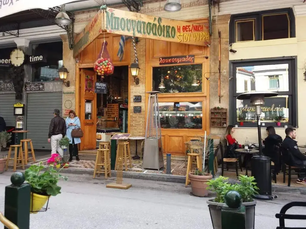 Ateny: Gdzie zjeść jak Grek? Unikaj pułapek, jedz smacznie!