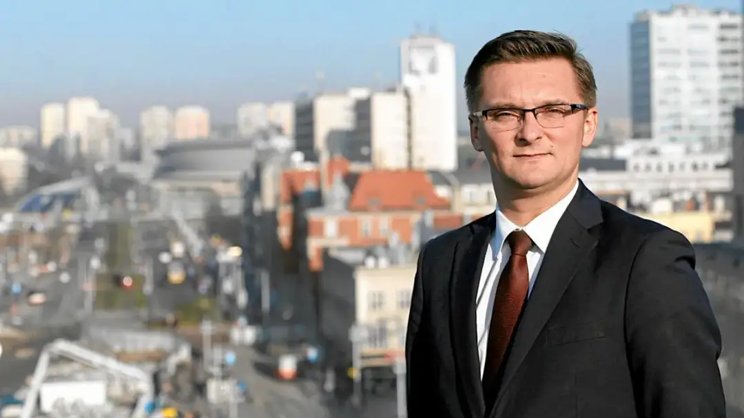 Prezydent Katowic z jakiej partii? Odkryj, dlaczego jest bezpartyjny