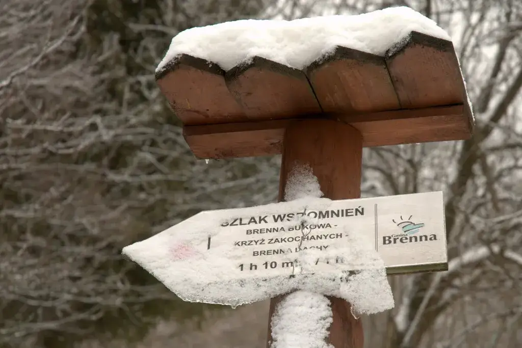 Krzyż zakochanych w Brennej - legendarna historia miłości w Beskidach