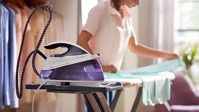 Żelazko parowe czy zwykłe - które lepiej spełni Twoje oczekiwania?