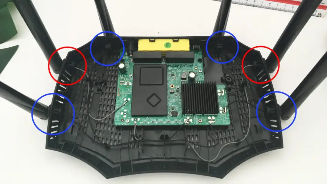 Jak ustawić anteny w routerze TP-Link, aby poprawić zasięg Wi-Fi
