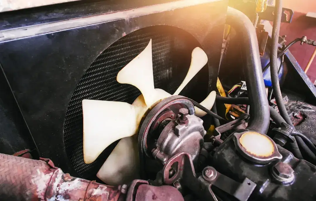 Czemu wentylator chłodnicy chodzi cały czas? Sprawdź przyczyny i rozwiązania Czemu wentylator chłodnicy chodzi cały czas? Sprawdź przyczyny i rozwiązania