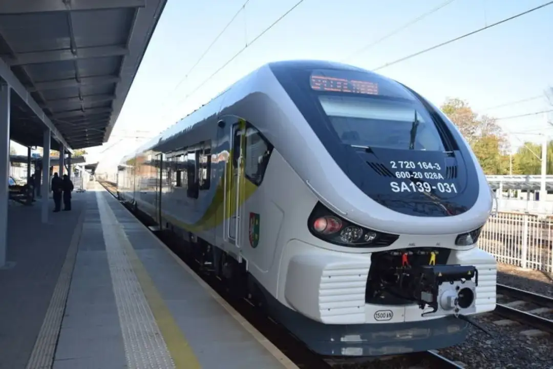 Rozkład jazdy w Żarach – sprawdź aktualne godziny odjazdów autobusów i pociągów