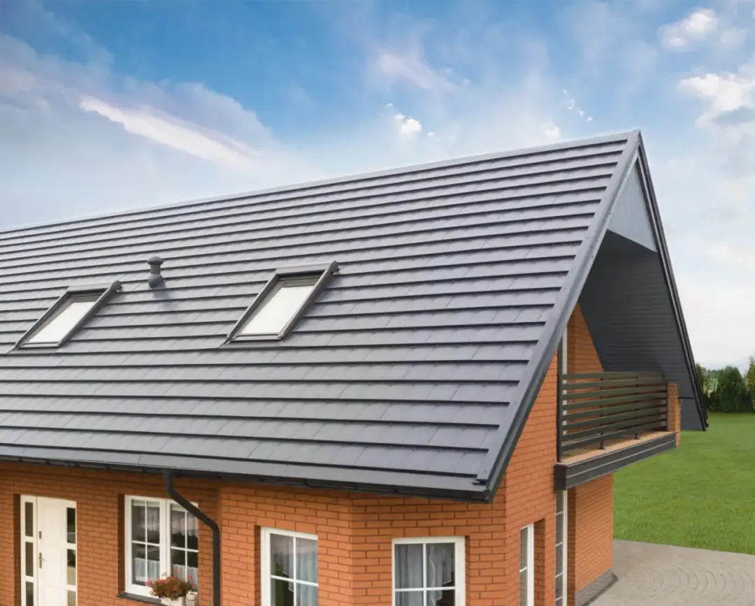 Jakie elewacje do grafitowego dachu, aby uniknąć błędów w aranżacji?