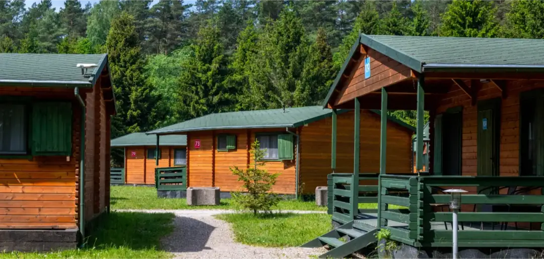 Domki nad jeziorem wędkowanie – idealne miejsca na relaks i ryby