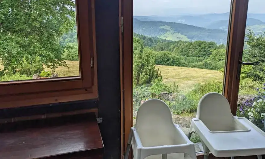 Bacówka nad Wierchomlą: Niezapomniane widoki i szlaki. Twój przewodnik