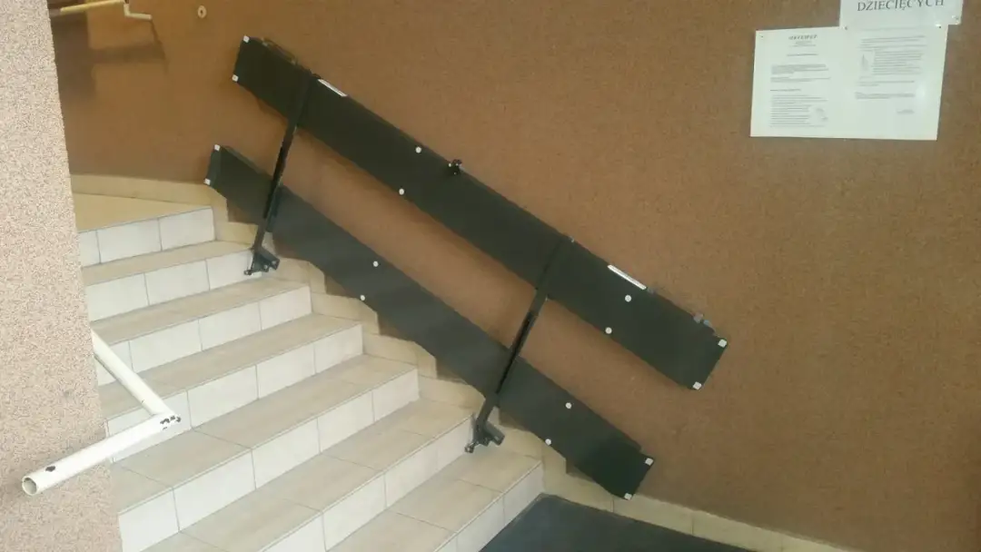 Jak zrobić podjazd dla wózków dziecięcych - bezpieczne i funkcjonalne rozwiązania