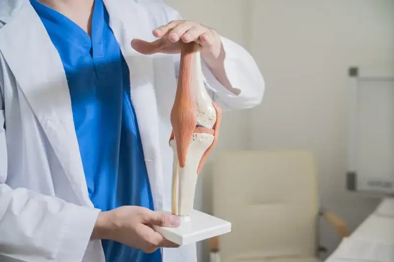 Gdzie najszybciej do ortopedy na NFZ w Warszawie? Sprawdź terminy!