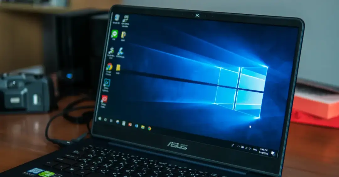 Gdzie jest kamera w laptopie? Odkryj jej ukrytą lokalizację