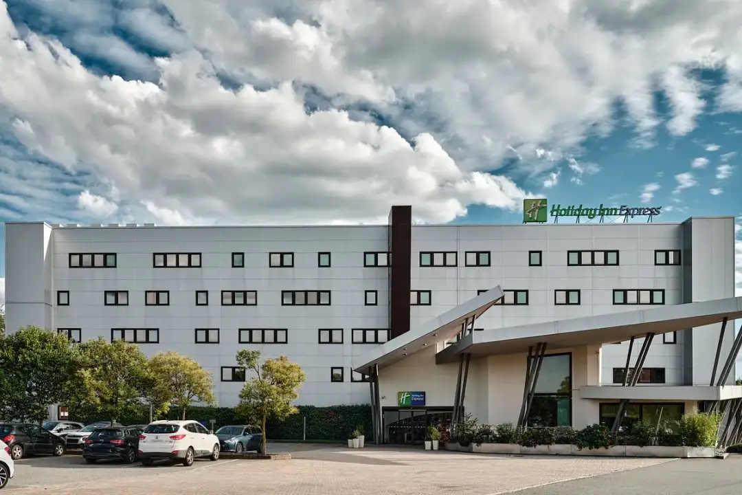 Moxy Malpensa: Hotel Aeroporto T2 - Vicino e Comodo