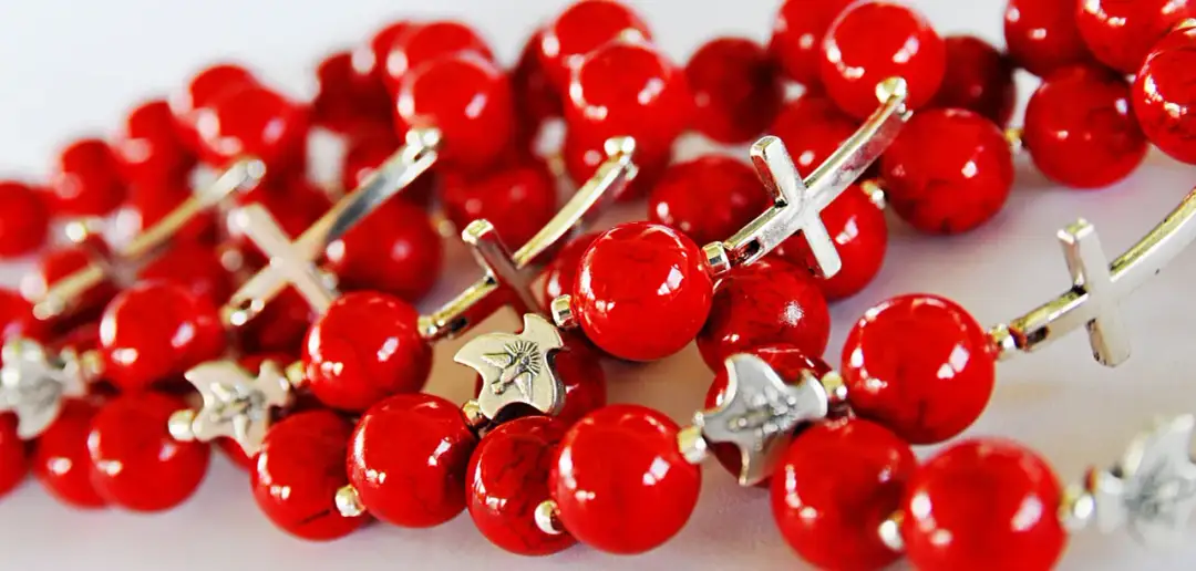 Gdzie kupić różaniec w Warszawie? Odkryj najlepsze miejsca i oferty
