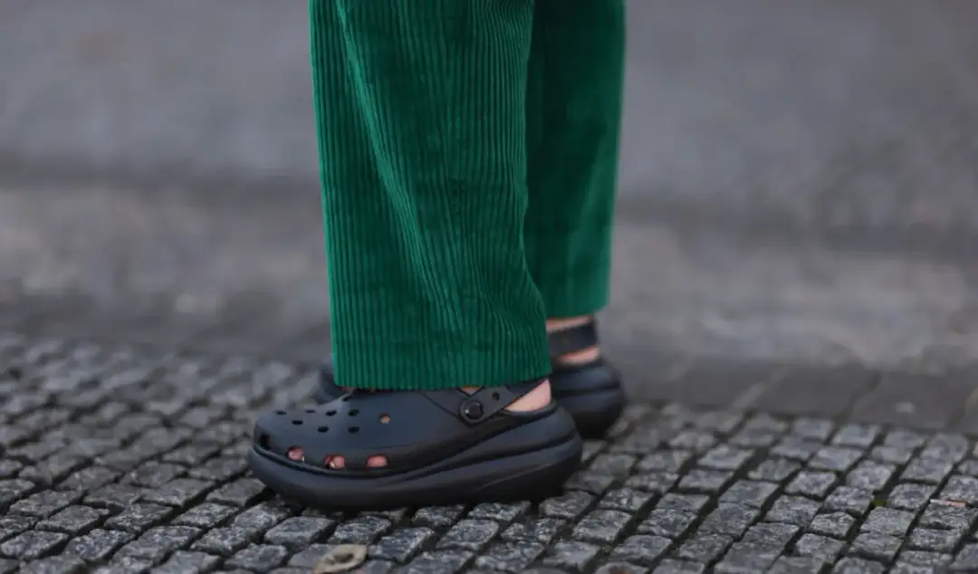 Jakie buty do pracy chodzącej zapewnią Ci komfort i bezpieczeństwo?