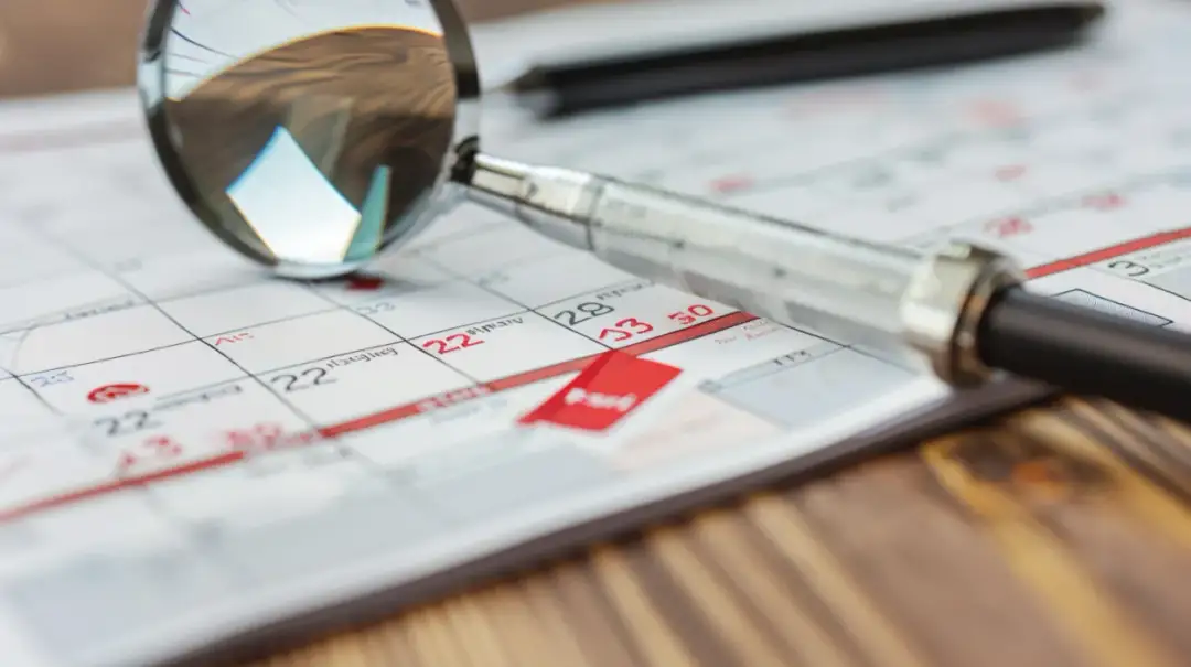 Dni wolne za święta: Jak to działa w praktyce? Prawa pracownika