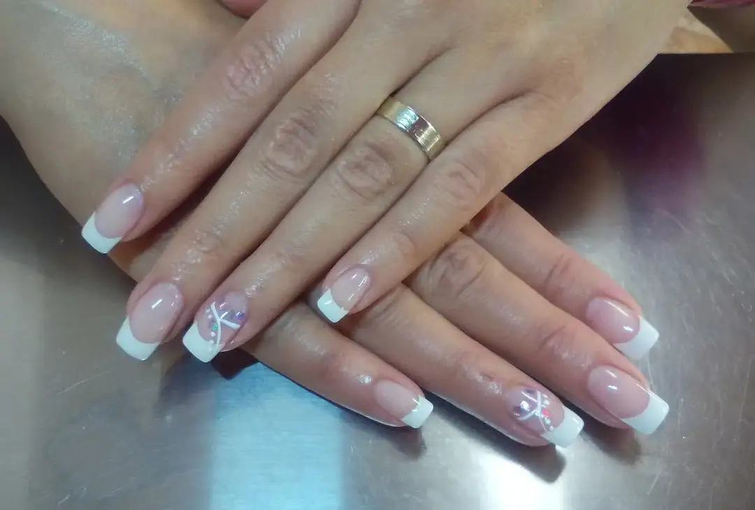 Manicure żelowy krok po kroku: Twój przewodnik domowy