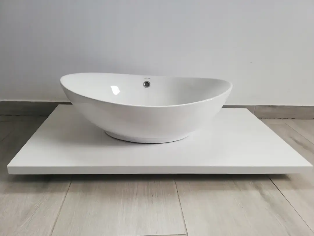 Blat łazienkowy konglomerat: trwałość i elegancja bez kompromisów