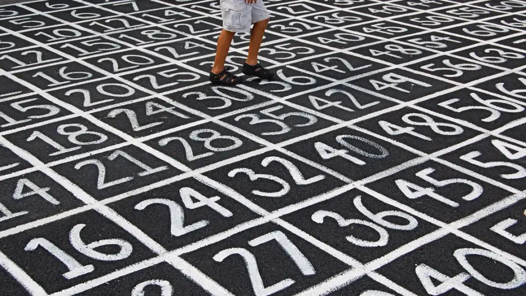 Ile to 80: Fascynujące fakty o tej liczbie w codziennym życiu