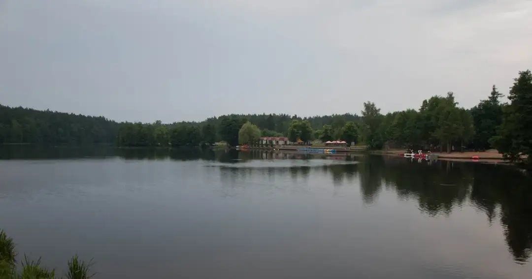 Jezioro Piaseczno w Borach Tucholskich: Raj dla miłośników natury