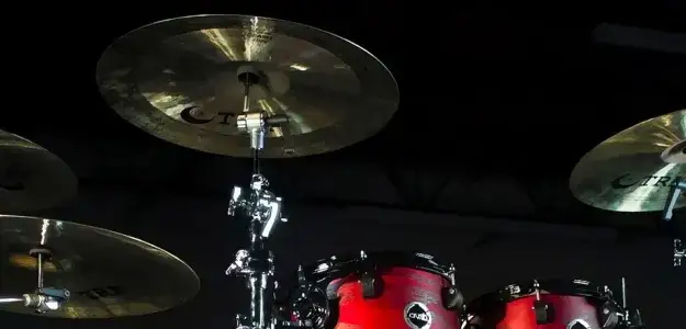 Jak nagrać dobrze brzmiącą perkusję w warunkach domowych?