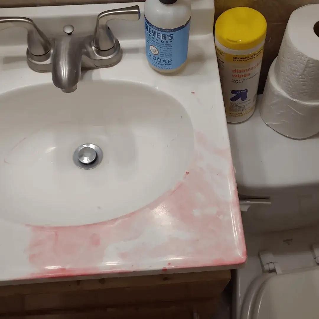 Skuteczne sposoby na to, czym zmyć farbę do włosów z umywalki Skuteczne sposoby na to, czym zmyć farbę do włosów z umywalki