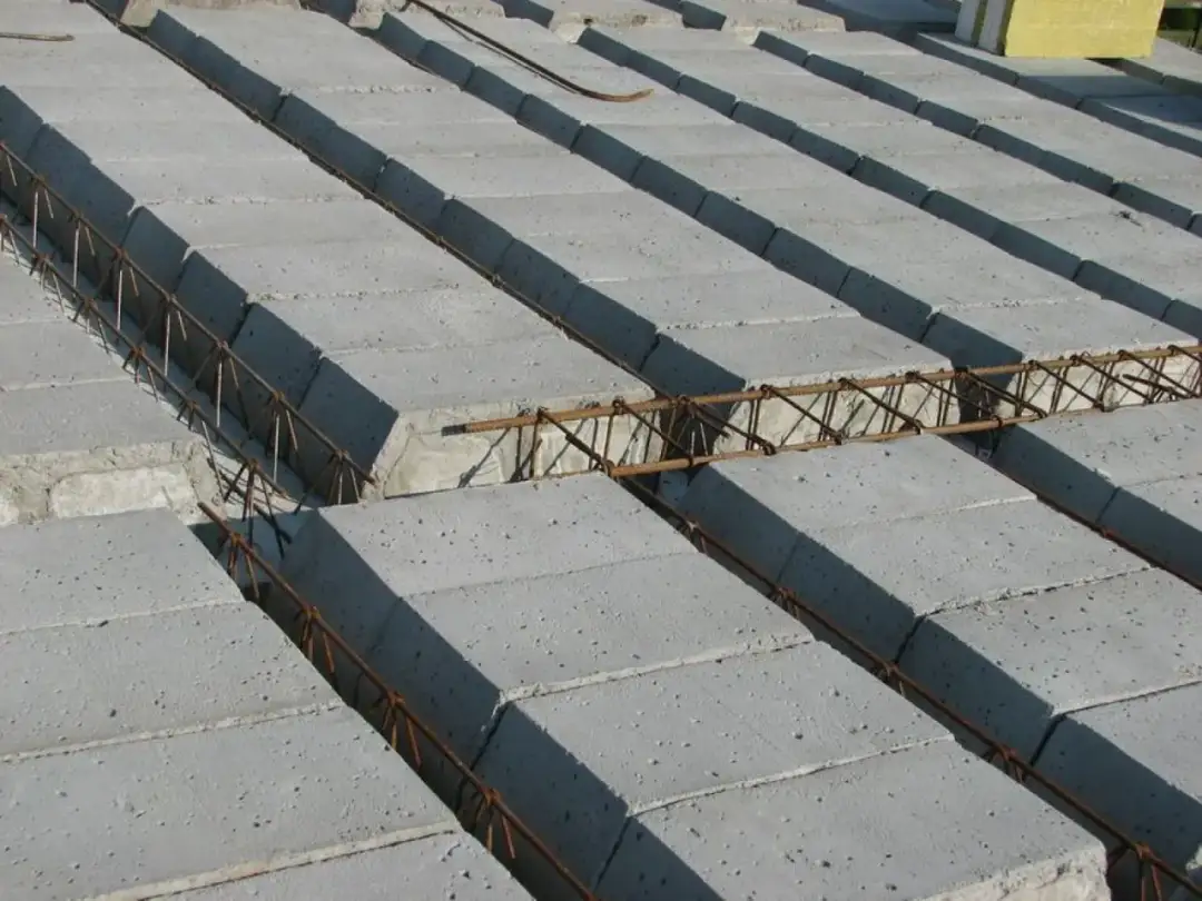 Jaki beton na strop? Wybierz mądrze i buduj bezpiecznie!