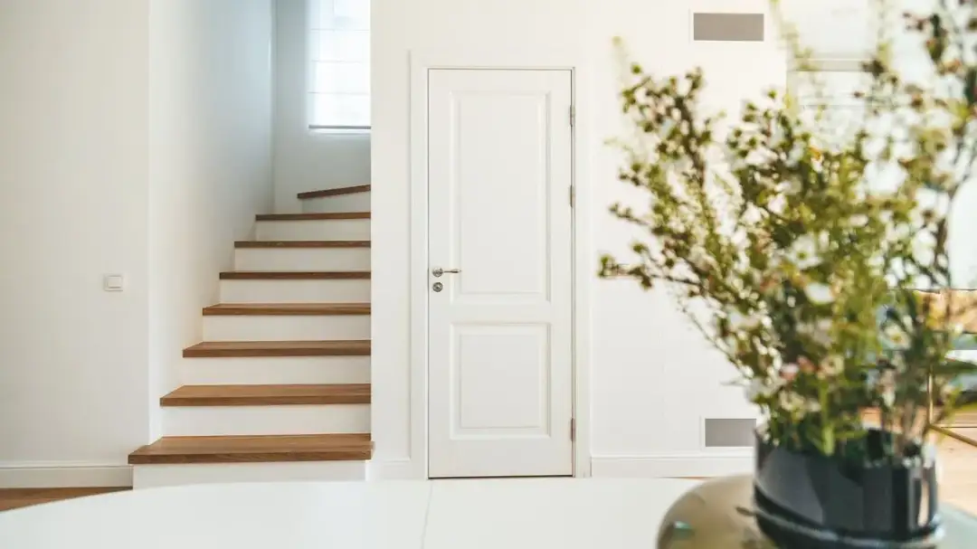 Skandynawskie drzwi wewnętrzne: styl, funkcjonalność i elegancja
