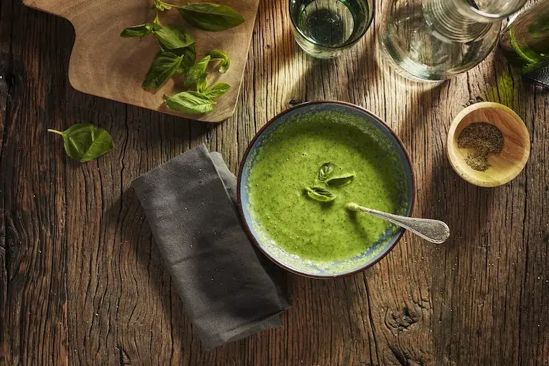 Jak zrobić pyszną zupę z cukinii – prosty przepis krok po kroku dla każdego