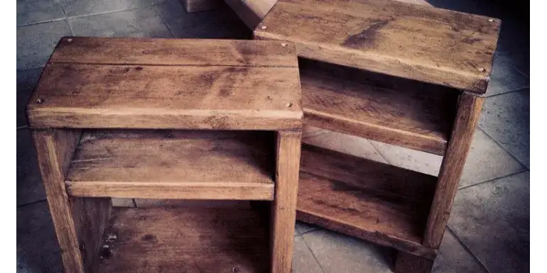 Z czego zrobić szafkę nocną? Pomysły na tanie i oryginalne rozwiązania