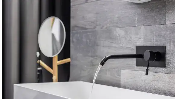 Ile kosztuje montaż baterii podtynkowej: aktualne ceny i koszty usługi