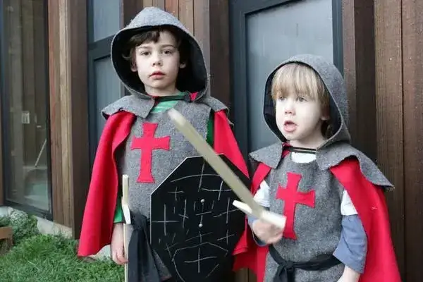 Jak zrobić strój rycerza: krok po kroku do idealnego kostiumu na imprezę