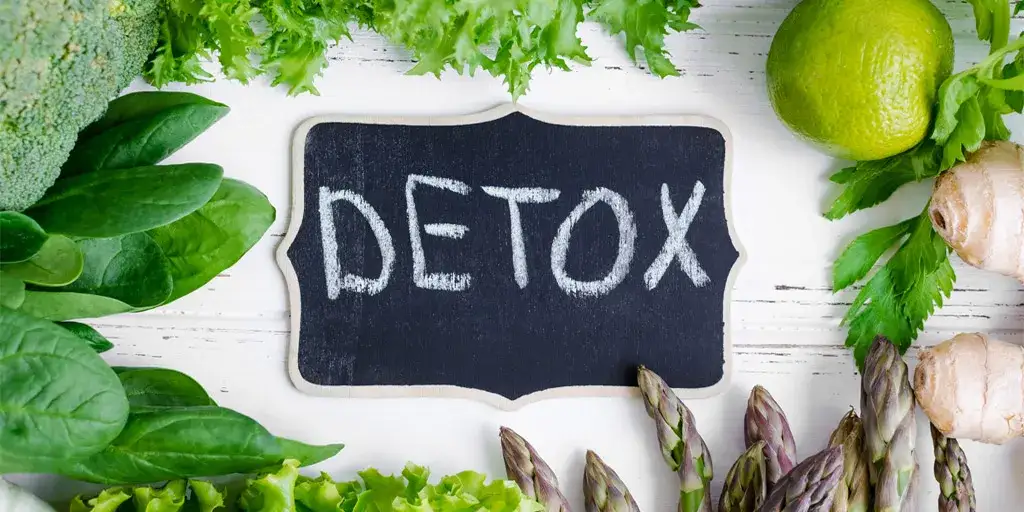 Skuteczne napoje oczyszczające jelita ze złogów, które musisz spróbować