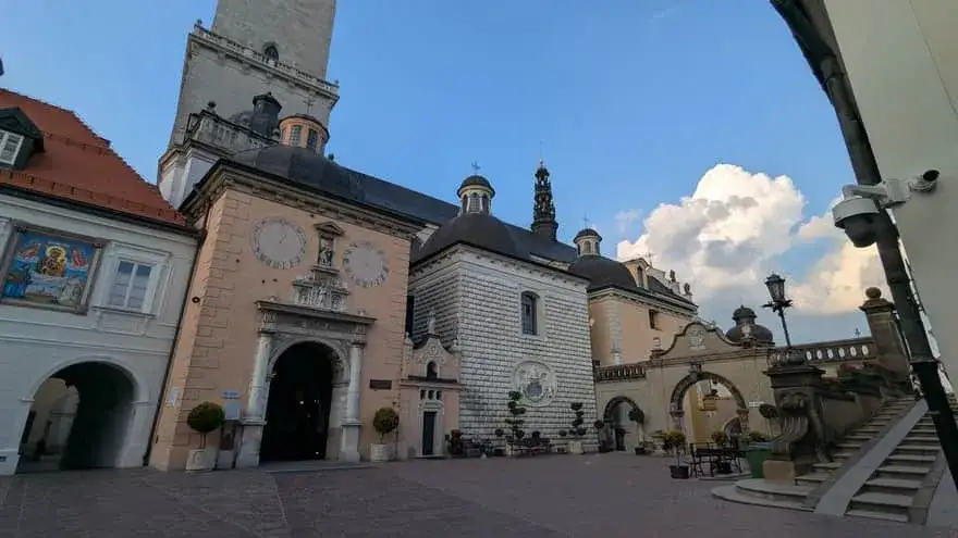 Jak dojechać z dworca PKP w Częstochowie na Jasną Górę bez problemów