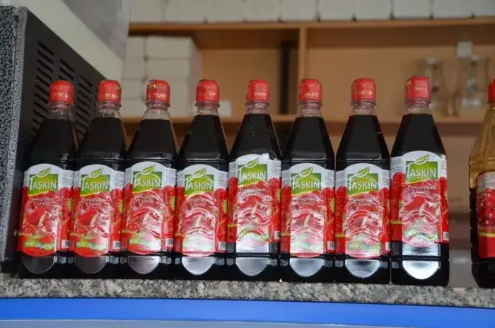 Sos z granatów: Do czego użyć? Przepisy i inspiracje