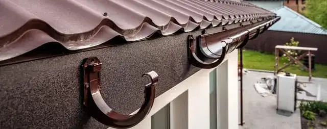 Jak zamontować rynny do garażu blaszanego - 8 praktycznych rad