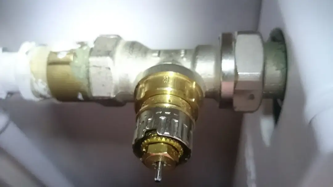 Jak zakręcić grzejnik bez termostatu - proste kroki i porady