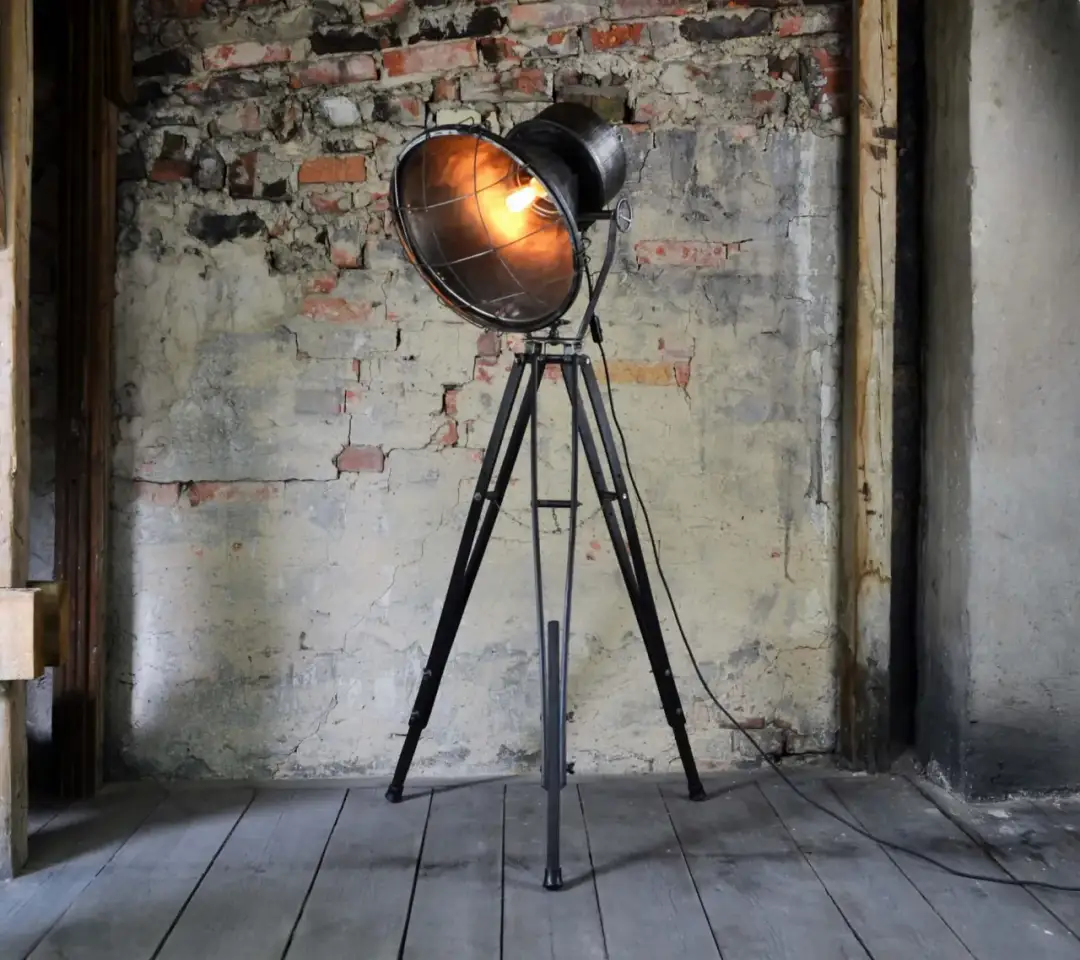  Lampa stojąca czarna loft - Najlepsze lampy loftowe do salonu i sypialni