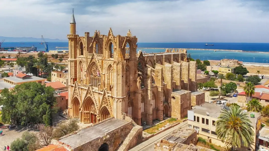 Co warto zwiedzić na Cyprze? Odkryj niezapomniane atrakcje i miejsca