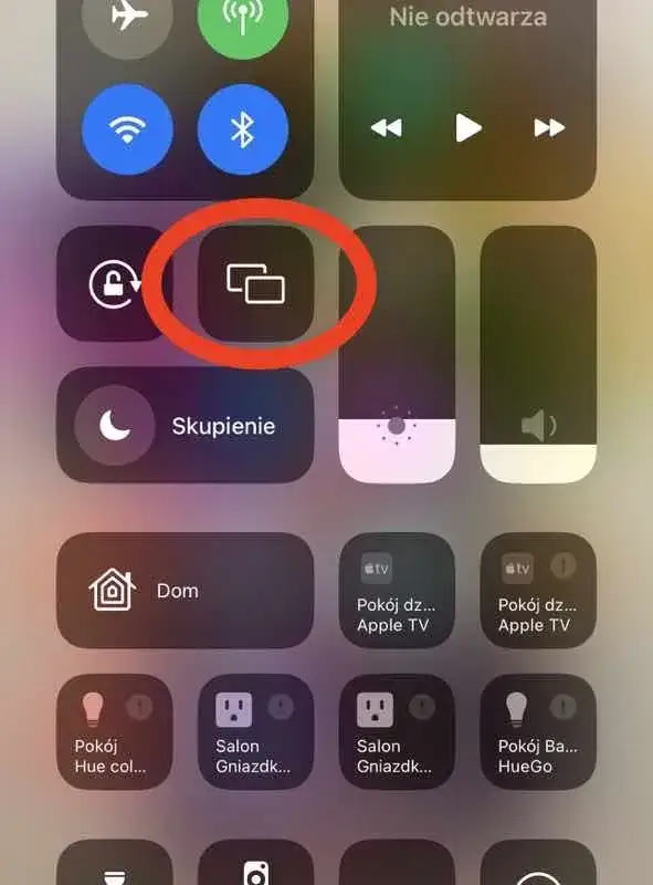 Jak łatwo połączyć iPhone z telewizorem Philips i uniknąć problemów