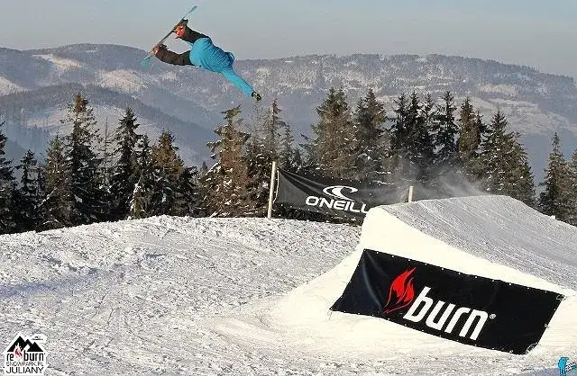 Snowpark Juliany Szczyrk - najlepsze atrakcje i wskazówki dla snowboardzistów