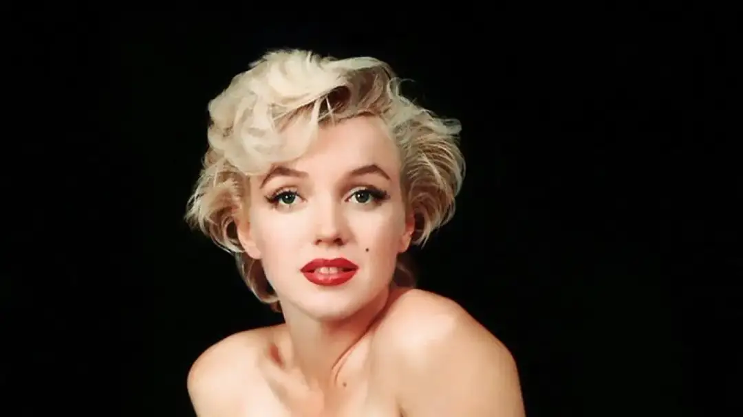 Jak zrobić fryzurę Marilyn Monroe w domu: 6 prostych kroków do sukcesu