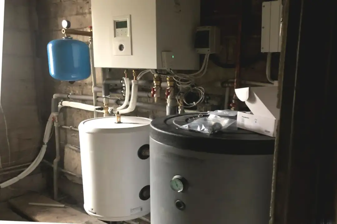 Gaz czy pompa ciepła w starym domu - co wybrać, aby zaoszczędzić?