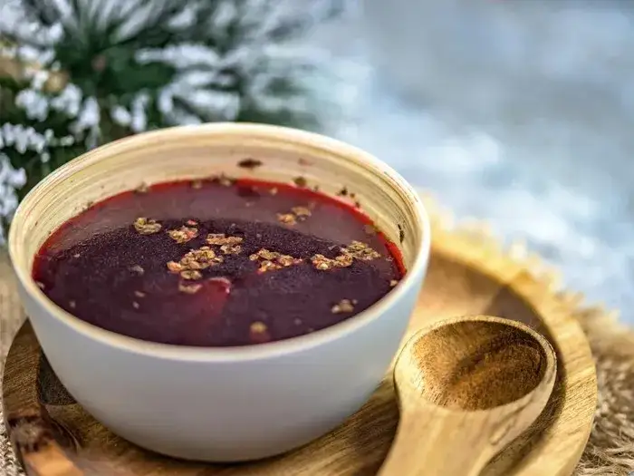  Barszcz z kiszonych buraków - pełna przepisu na tradycyjny smak!