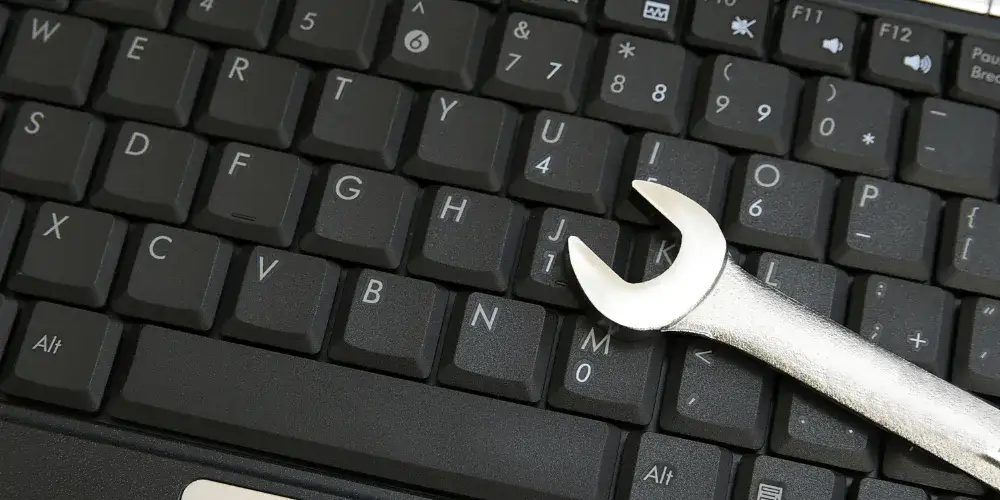 Dlaczego nie działa klawiatura w komputerze stacjonarnym i jak to naprawić