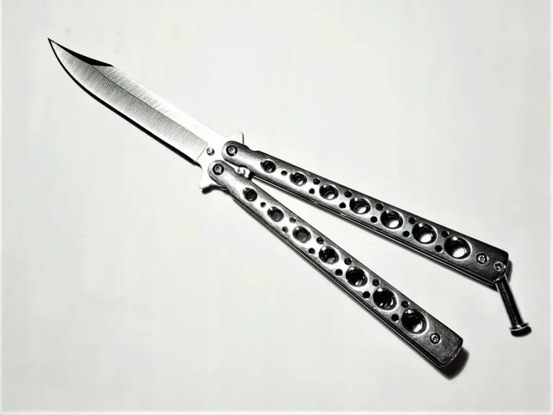 Nóż motylkowy (balisong) w Polsce: Legalność i granice użycia