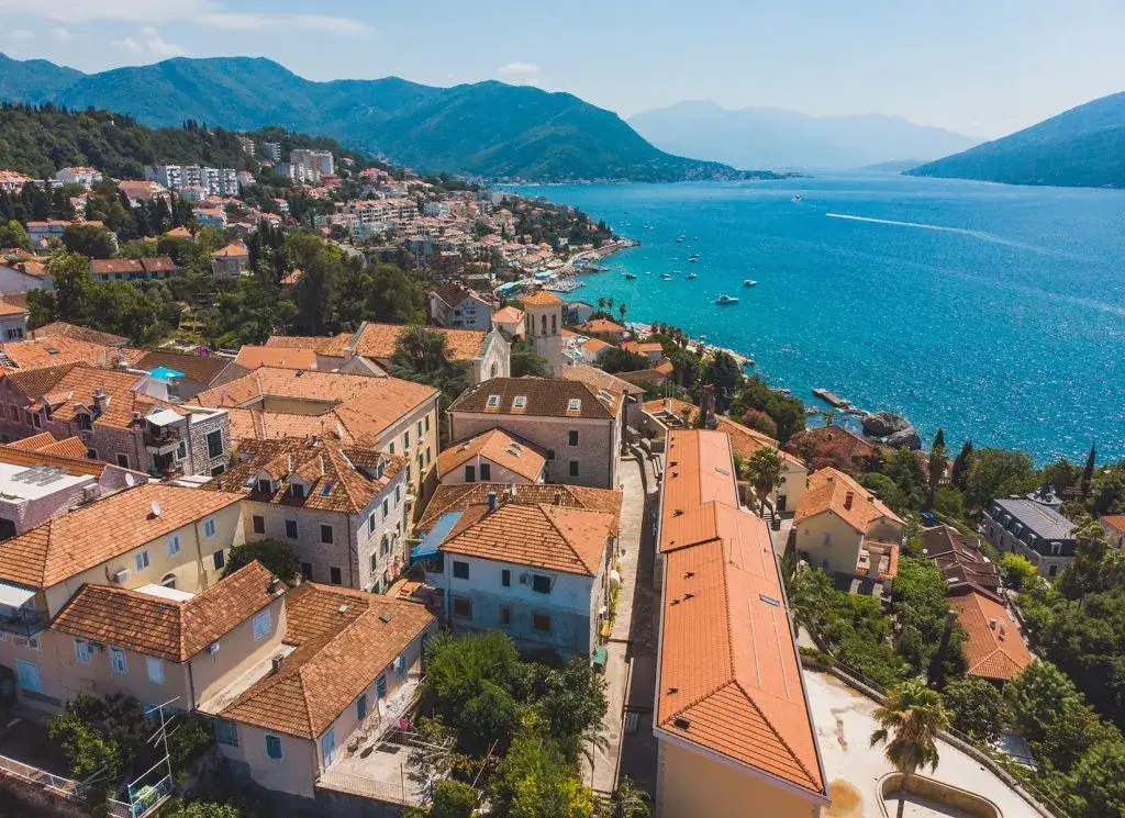 Czarnogóra: Odkryj najpiękniejsze miejsca i zaplanuj podróż marzeń